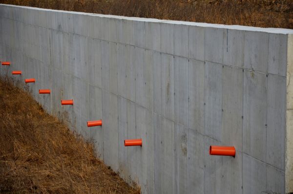 Cost of Concrete Wall Installation in Peyton