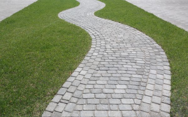 Cost of Yard Walkway Construction in Peyton